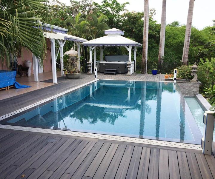 Constructeur de deck en bois composite en Guadeloupe